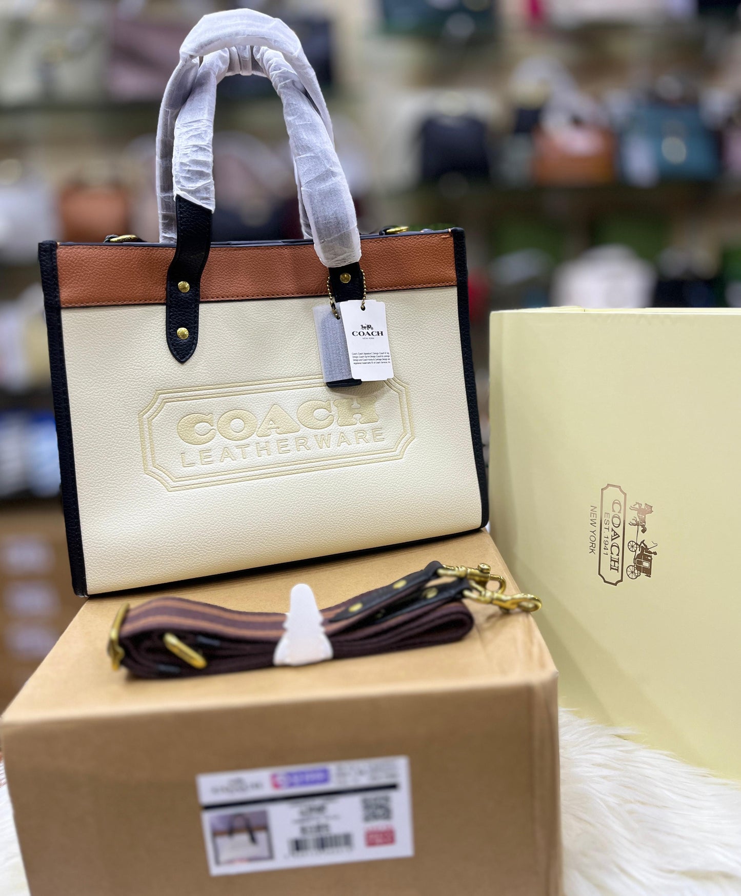 COACH FIELD TOTE 30