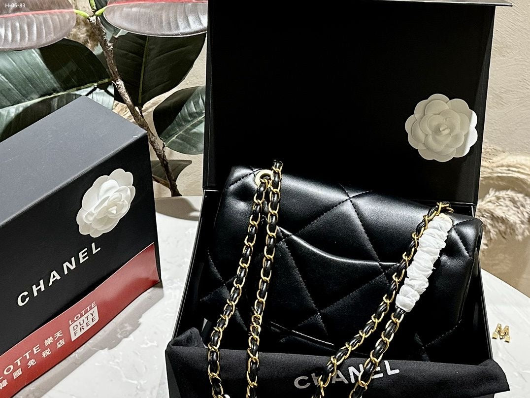 CHANEL 19 HAND BAG