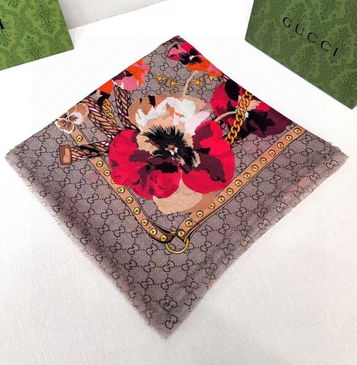 GUCCI GG FLORAL SCARF PRINT RED