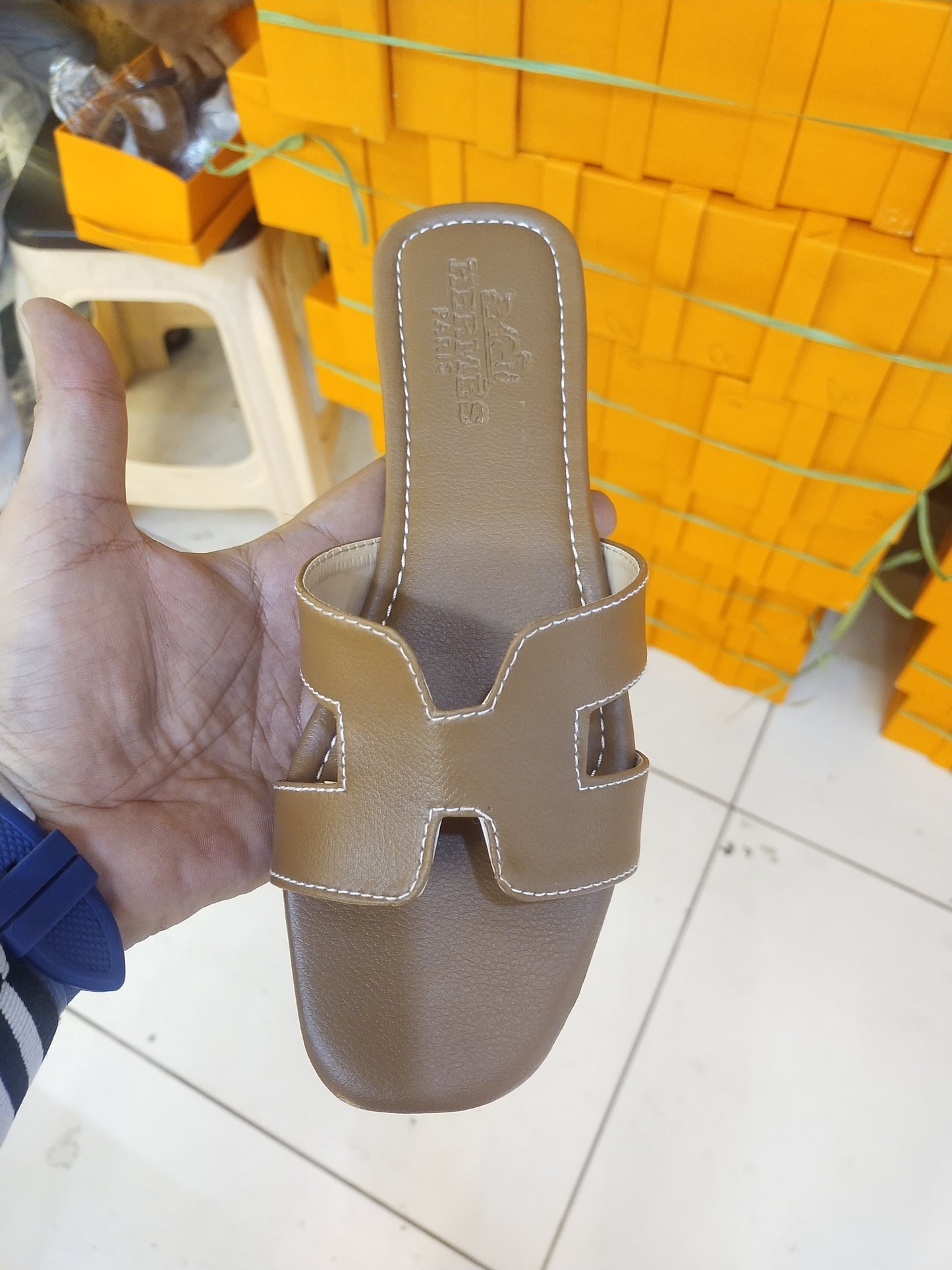 H Logo Slides in 5 Amazing Colours