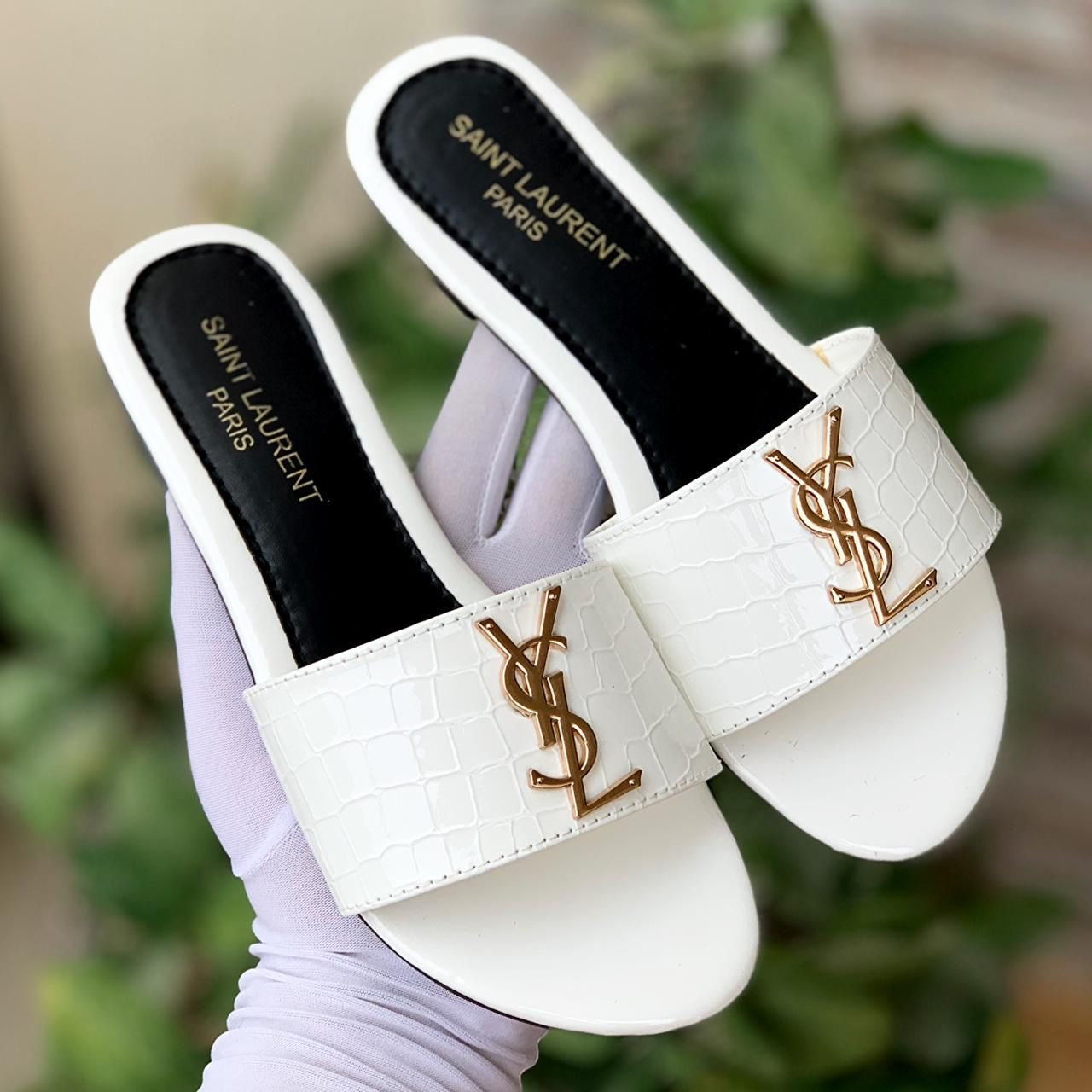 Crocodile Style White