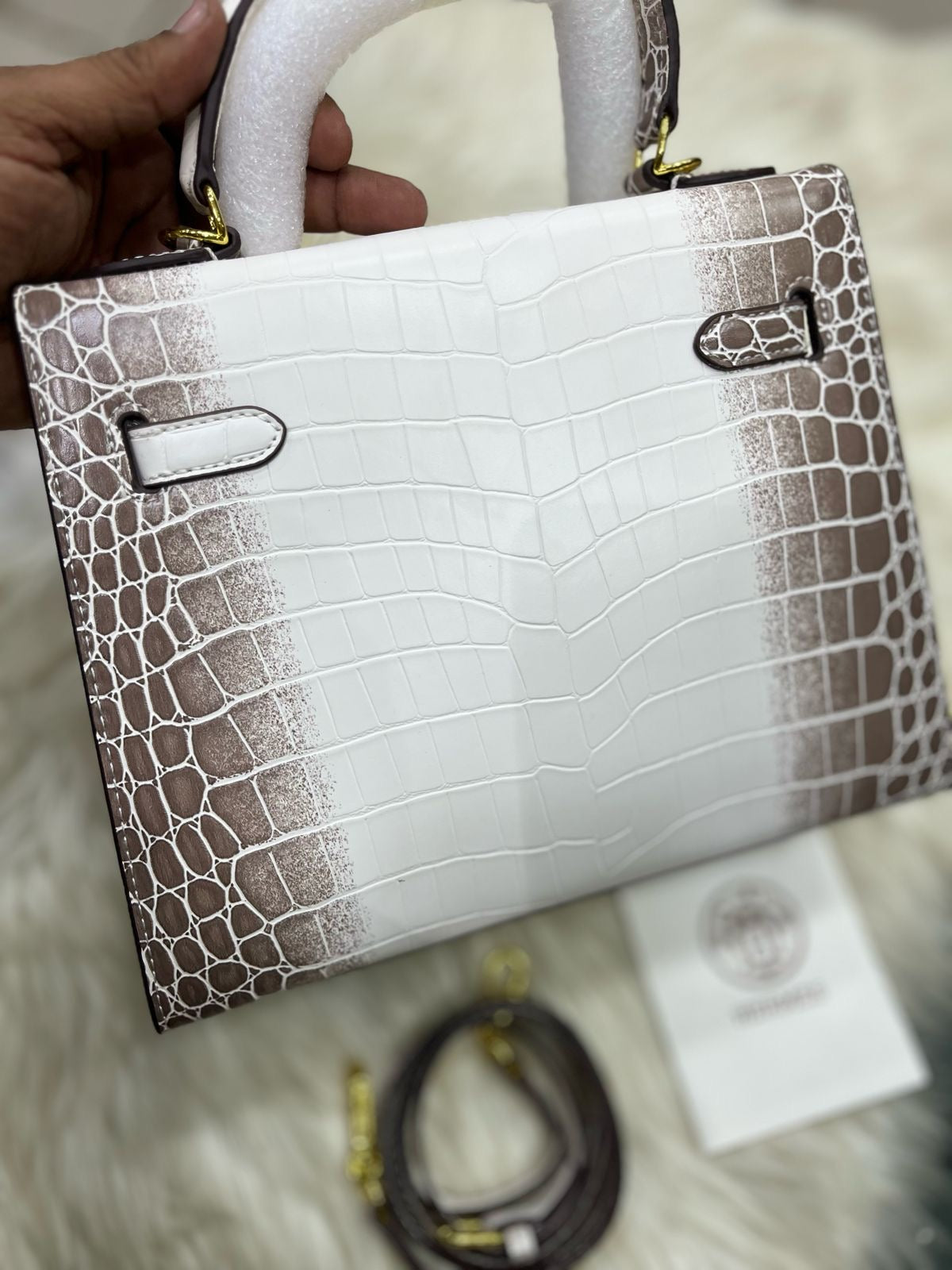 H01 White