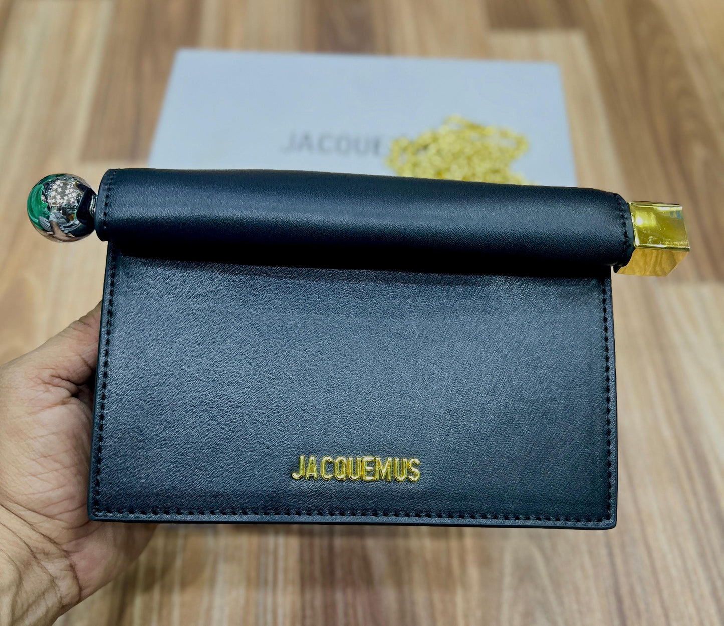 JACQUEMUS Rond Carrè Clutch
