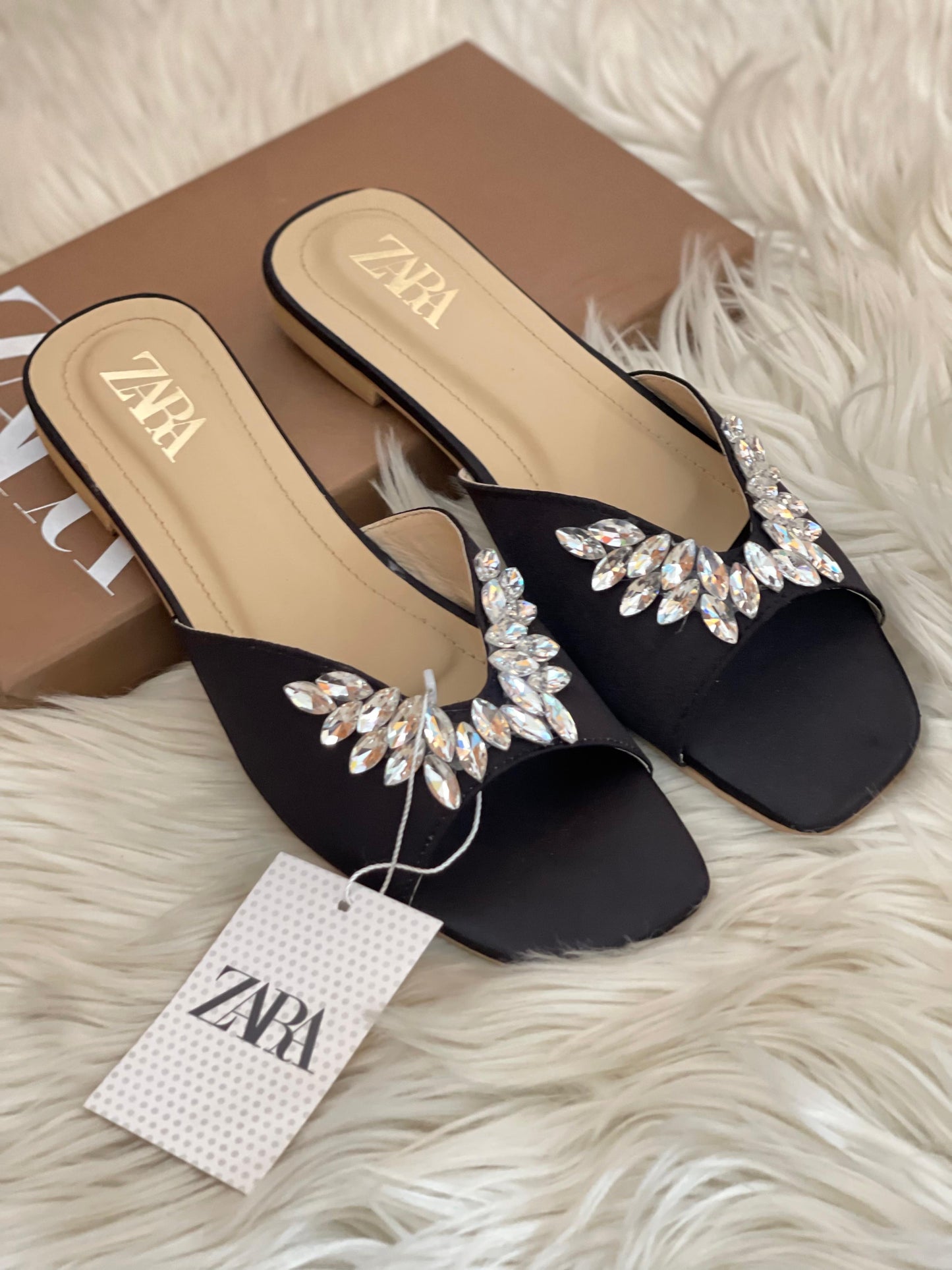 Z R Black Flats