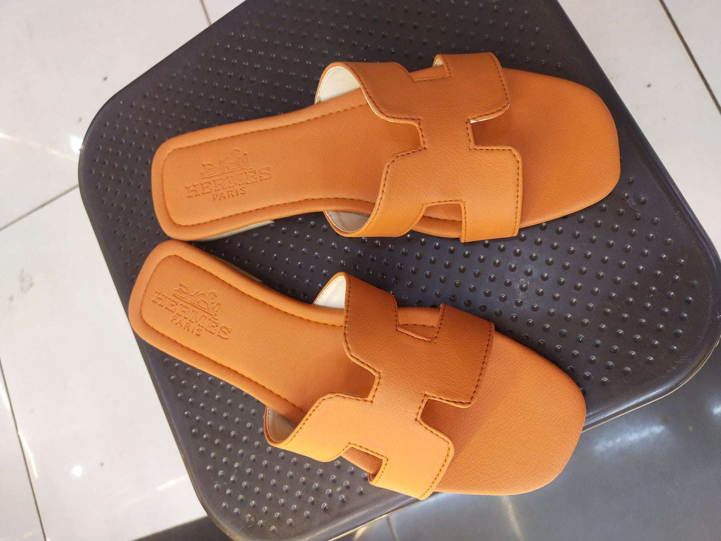 H Logo Slides in 5 Amazing Colours