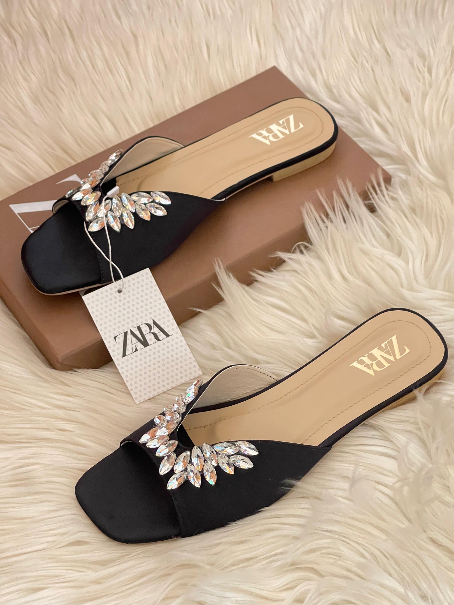 Z R Black Flats