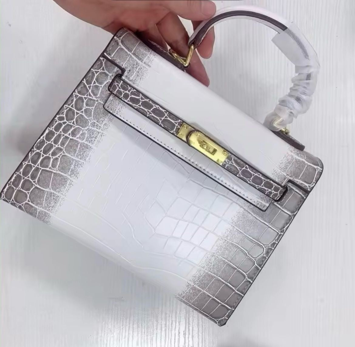 H01 White