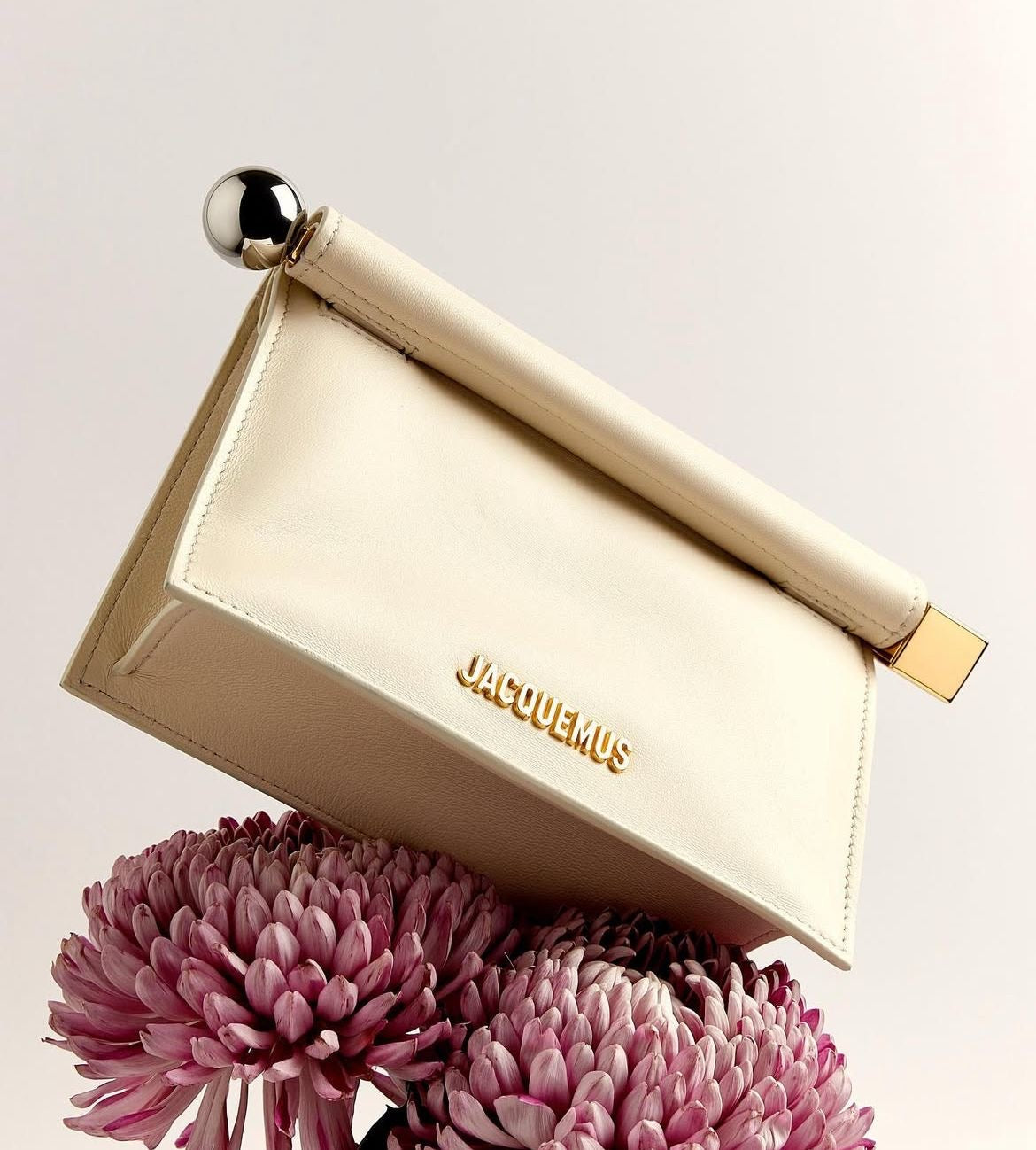 JACQUEMUS Rond Carrè Clutch