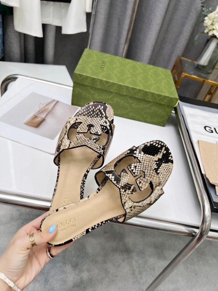 GG Cut Interlocking Flats