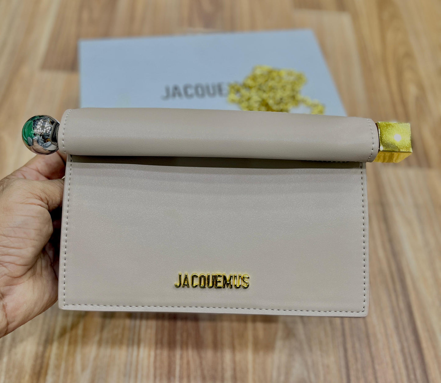 JACQUEMUS Rond Carrè Clutch