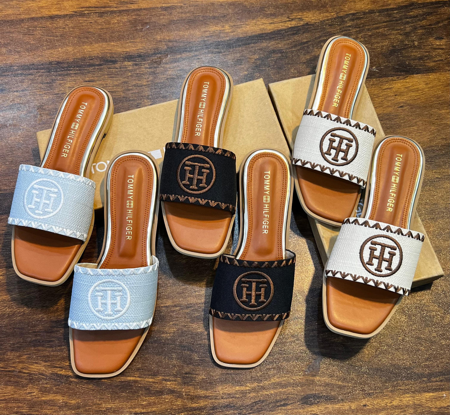 TOMMY HILFIGER SLIDES