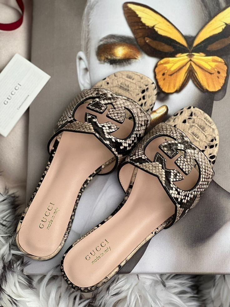 GG Cut Interlocking Flats
