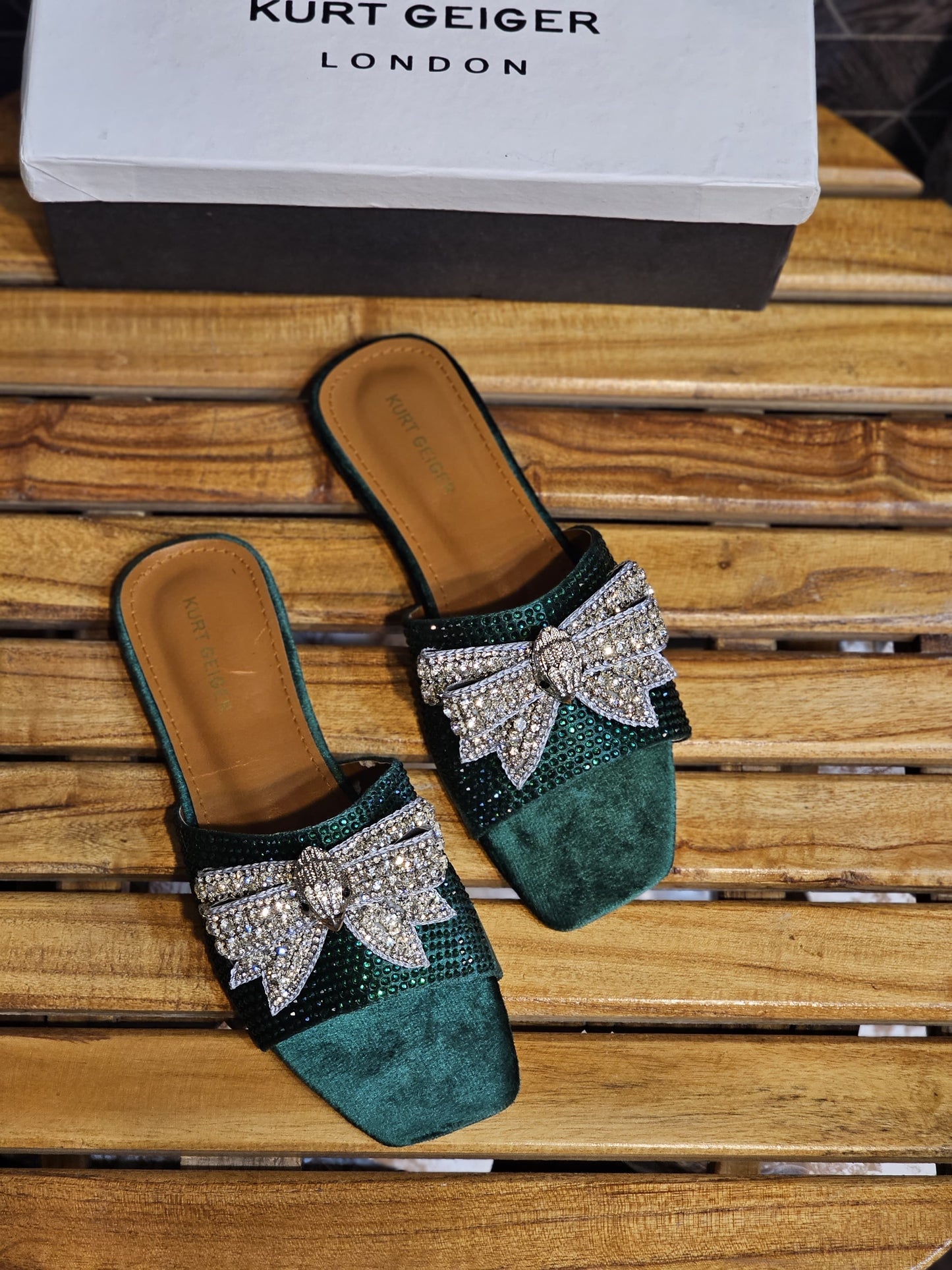 KG Bow Slides in 2 Amazing Colours