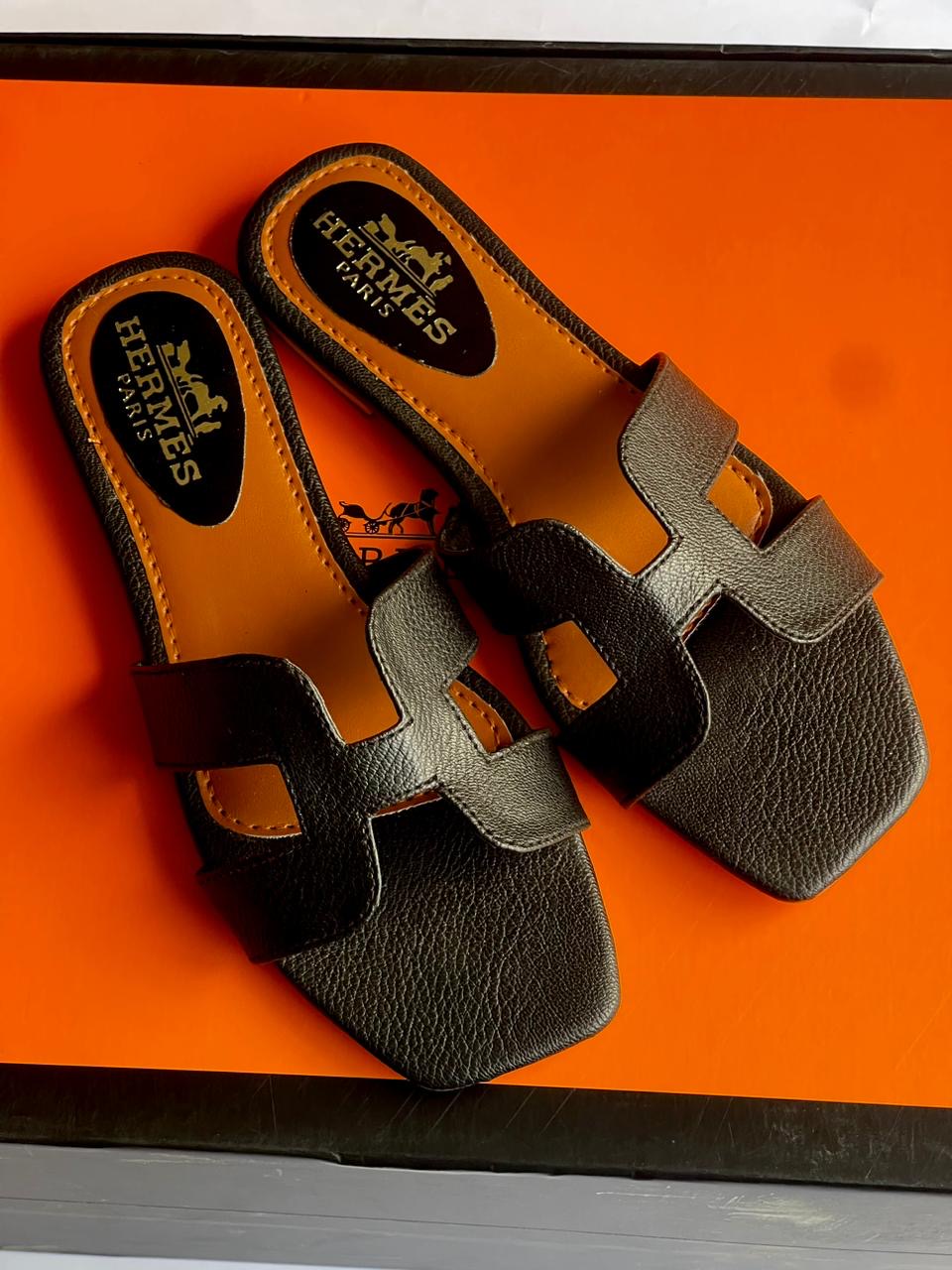 H Style Slides Black