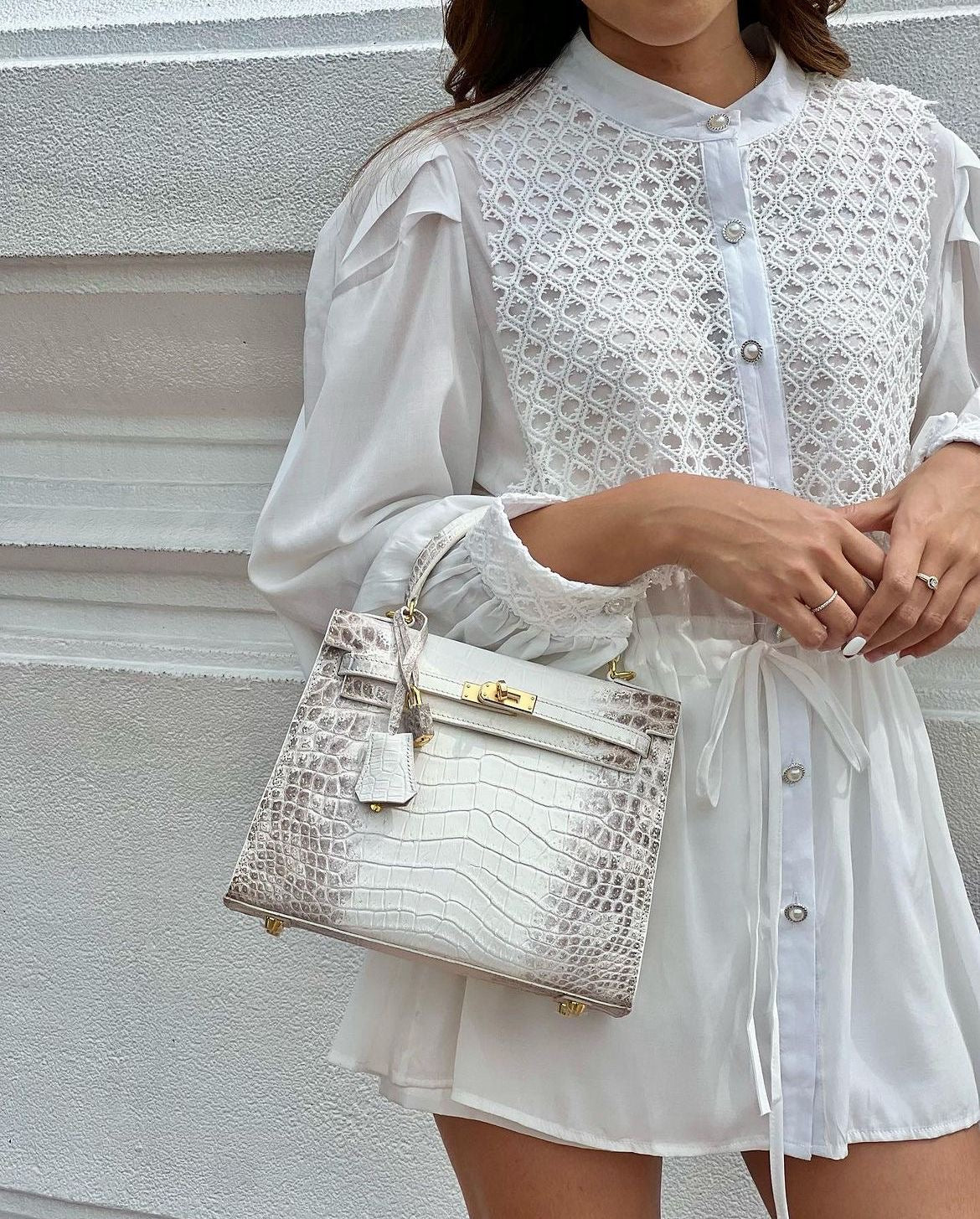 H01 White