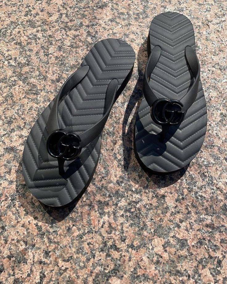 Marmont Chevron Beach Walk Black