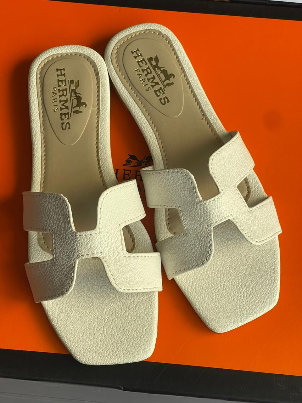 H Style Slides White