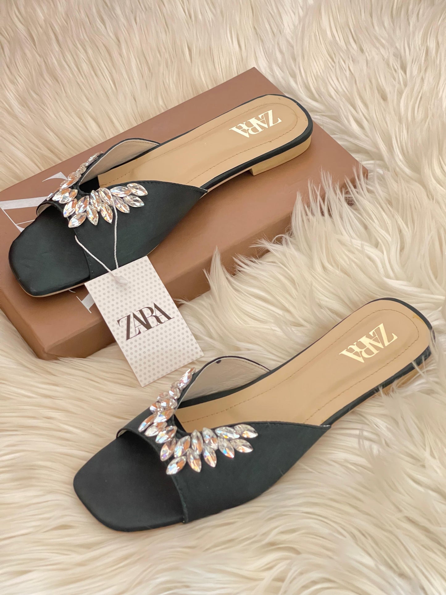 Z R Black Flats