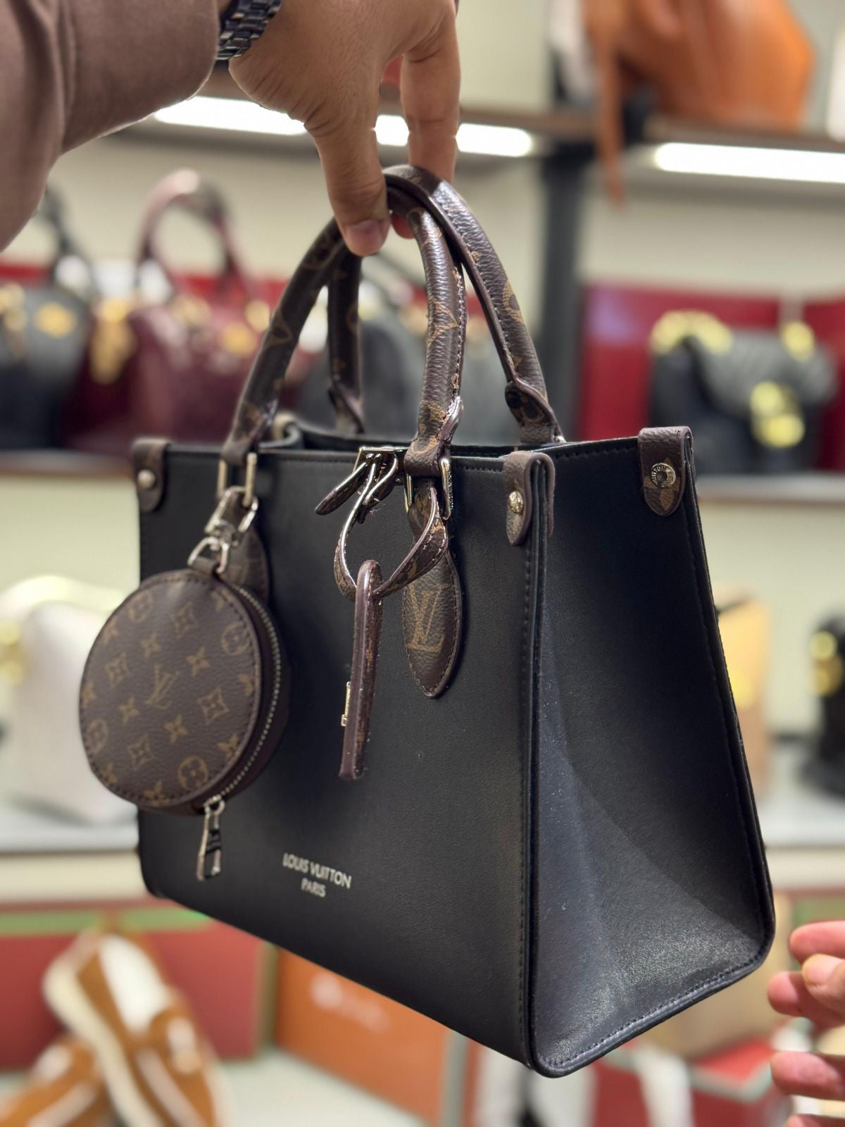 LV ONTHEGO MM