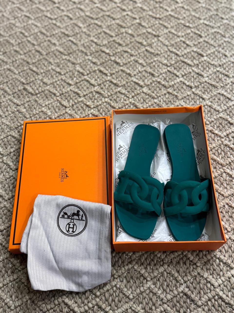 HERMES ALOHA SLIDES IN 3 AMAZING COLOURS