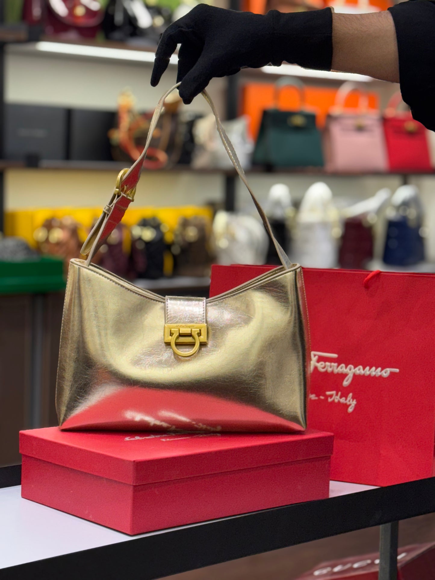 FERRAGAMO TRIFOLIO SHOULDER BAG