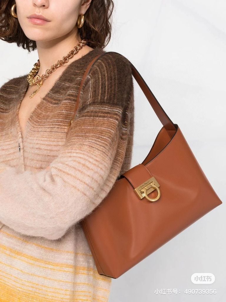 FERRAGAMO TRIFOLIO SHOULDER BAG